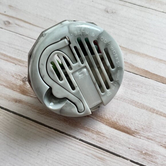 Bath and Body Works Car Fragrance Holder - Picture 3 of 5